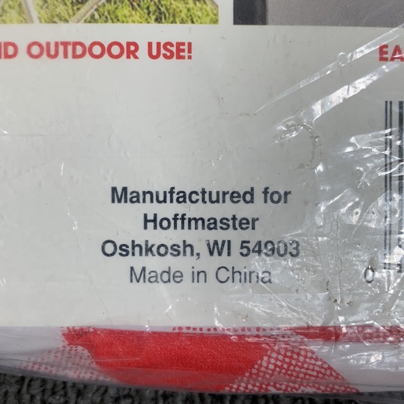 Kwik-Covers 2 Custom Fit Plastic Table covers Red Gingham Round Reusable 60 in. - Picture 5 of 9